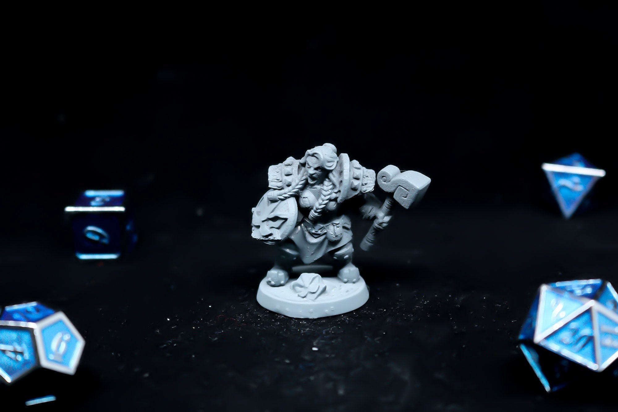 DWARF FEMALE "Hammer & Shield" | Dungeons and Dragons | DnD | Pathfinder | Tabletop | RPG | Hero Size | 28 mm-Role Playing Miniatures