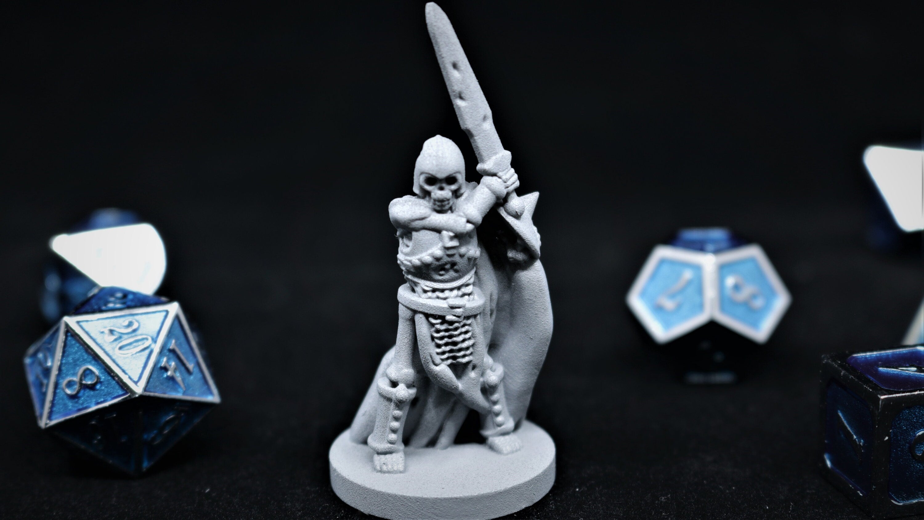 UNDEAD SKELETON Warrior "Long sword & buckler" | Dungeons and Dragons | DnD | Pathfinder | Tabletop | RPG | Hero Size | 28 mm-Role Playing Miniatures