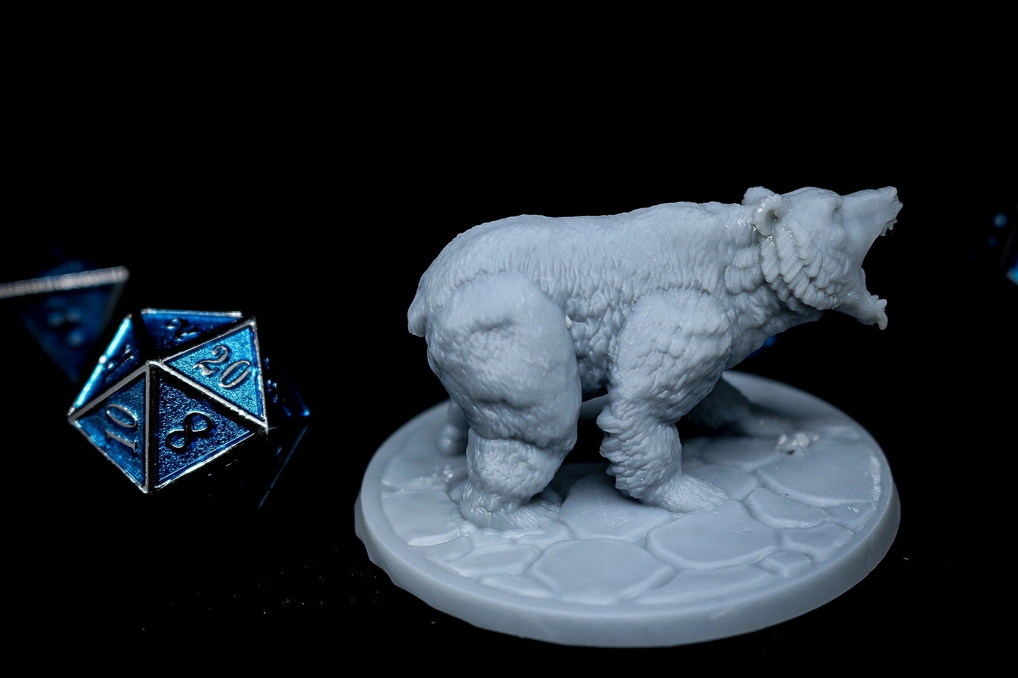 BEAR SNARLING-Role Playing Miniatures