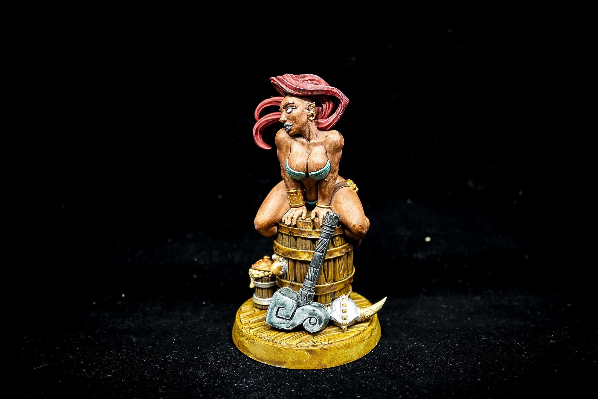 SEXY DWARF "Runa" | Dungeons and Dragons | DnD | Pathfinder | Starfinder | Tabletop | RPG | Hero Size | 28 mm-Role Playing Miniatures