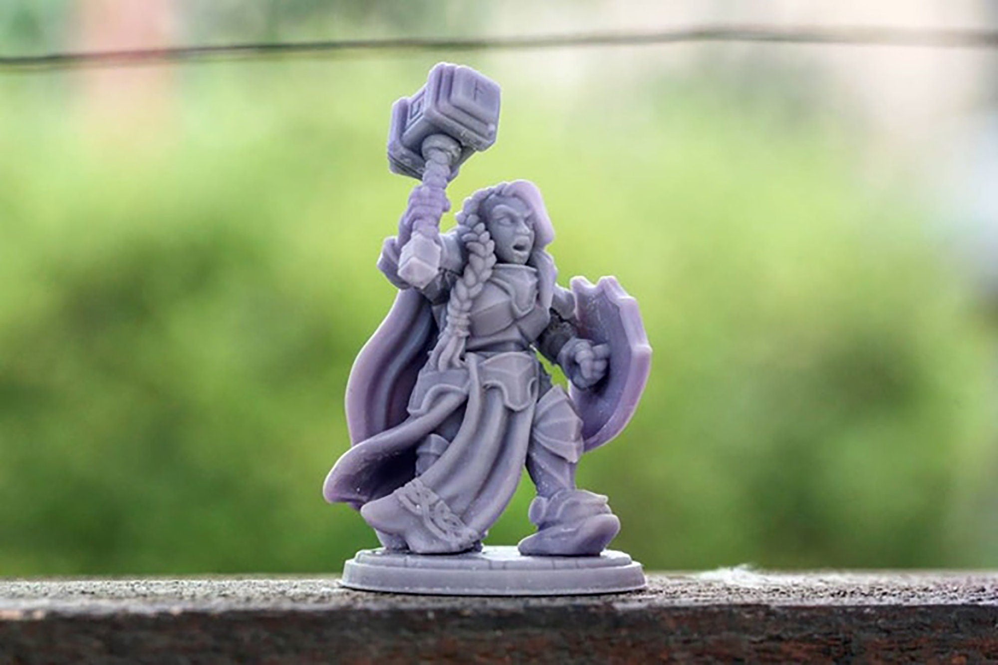 DWARF (F) PALADIN (2 Versios) "Bryna the indomitable" | Dungeons and Dragons | DnD | Pathfinder | Tabletop | RPG | Hero Size | 28 mm-Role Playing Miniatures